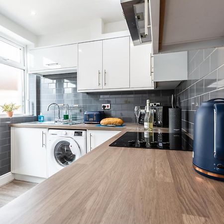 Connaught House - Wi-Fi, Parking, Contractors Villa Preston  Buitenkant foto