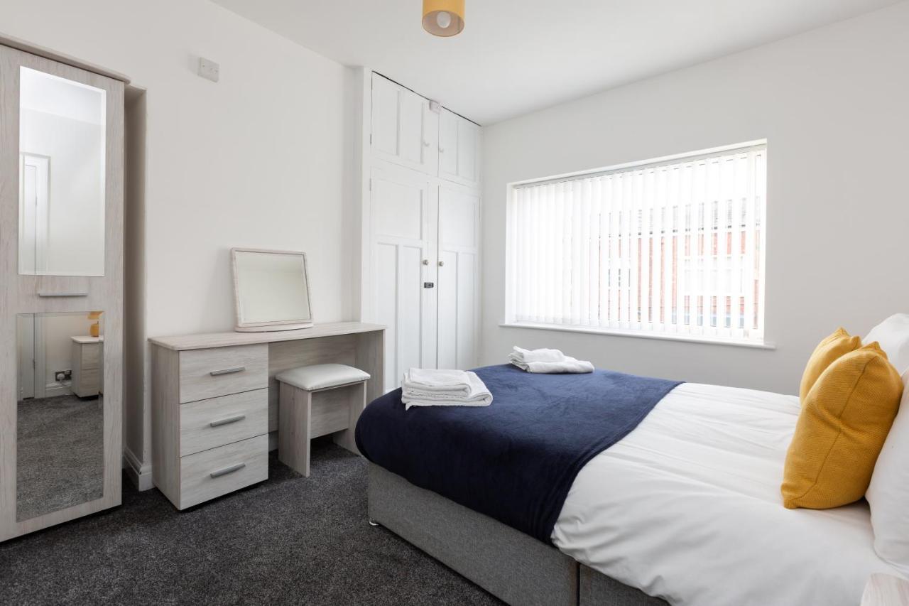 Connaught House - Wi-Fi, Parking, Contractors Villa Preston  Buitenkant foto