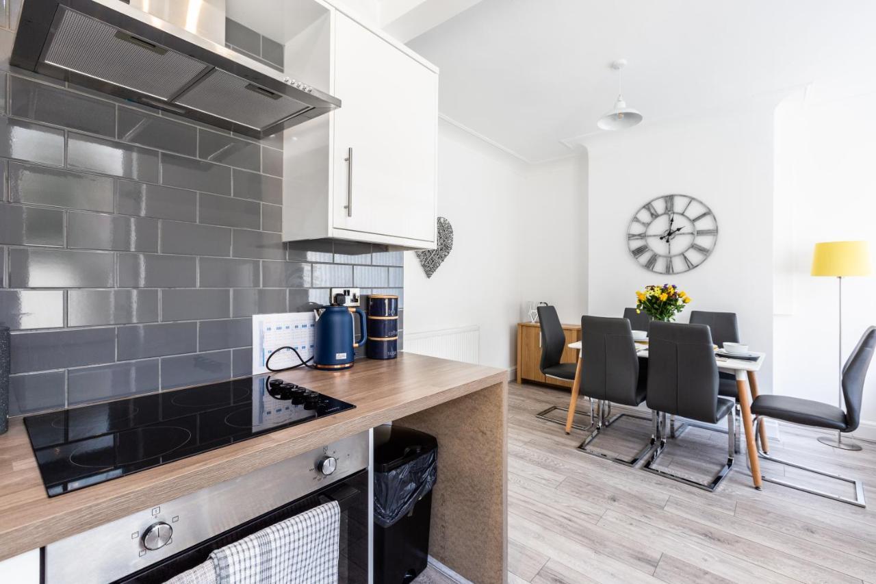 Connaught House - Wi-Fi, Parking, Contractors Villa Preston  Buitenkant foto