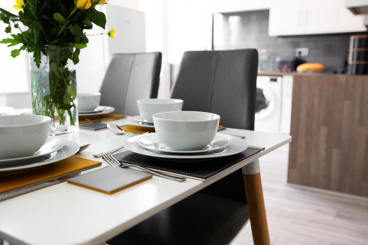 Connaught House - Wi-Fi, Parking, Contractors Villa Preston  Buitenkant foto